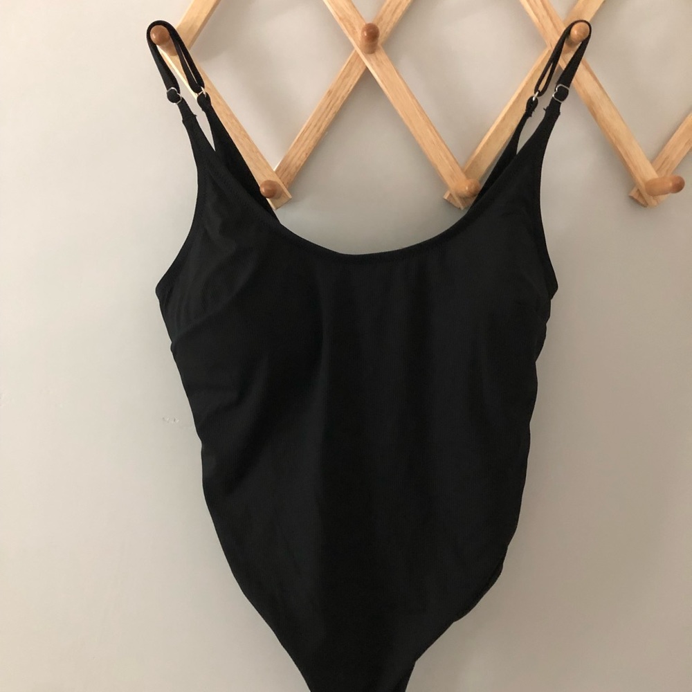 One piece swim suit